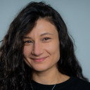 Oana Mardare als Dorina