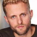 Rocco Nugent als Waiter
