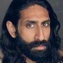 Amar Chadha-Patel als Scott