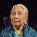 Tatiek Maliyati als Ani and Ina's mother