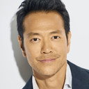 Louis Ozawa als Nervous Analyst #1