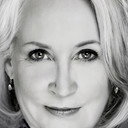 Laurie Kennedy als Nun