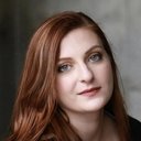 Kate Pelini als Caroline
