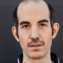 Marc Philipps als backenbärtiger Assistent