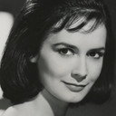 Valerie Gearon als Elizabeth Elliot