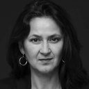 Bodil de la Parra als Baliemedewerkster Kliniek