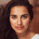 Tessa Rao als Izzy Garcia