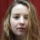 Zoé Pinelli als Volunteer teenage girl