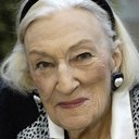 Hélène Duc als Mona's mother