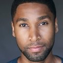 Navaris Darson als Derek