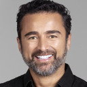 Andrés Toro als Leonel