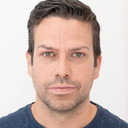 Michael Spicer als Ted Schenker