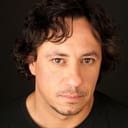 Paulo Pinto als Tenente Figueira