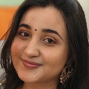 Revathi Pillai als Naina