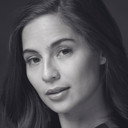 Jasmine Curtis-Smith als 