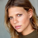 Alex Sturman als Bibi Cross