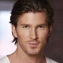Christopher Russell als Aaron McBay