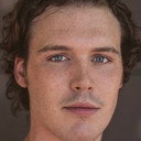 Tyler Miles als Handsome Preppy Man