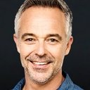 Cameron Daddo als Devon Berk's Manager