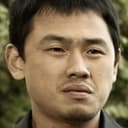 Han Kuk-jin als Firefighter helicopter pilot