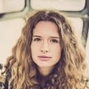 Marlene Tanczik als Anara van Veeren