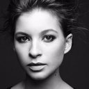 Stacey Farber als Maddy