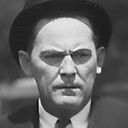 Sam Lufkin als Pawnshop Owner (uncredited)