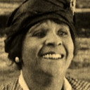 Mattie Wilkes als 