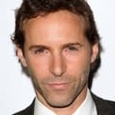 Alessandro Nivola als Robert Sarno