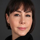 Aslı Aybars als Yasemin