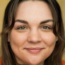 Sarah Pugh als Siân