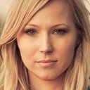 Sara Sanderson als Paige White
