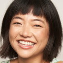 Iris Liu als Receptionist