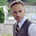 Andrew Charles Stokes als Sherlock Holmes