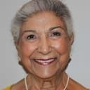 Balinder Johal als Elderly Woman