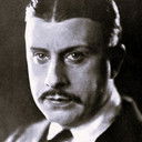 Stuart Holmes als Nightclub Patron (uncredited)