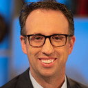 Jim Ludes als Self - Host