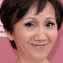 陸弈靜 als Waitress (uncredited)