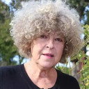 Elisabeth Reynaud als Self : Guest