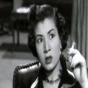 Soraya Hassan als قمر - شقيقة المرابية