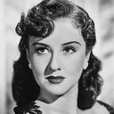 Margaret Lindsay als Mona James