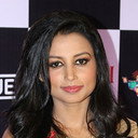 Reecha Sinha als Shruti