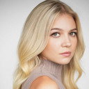 Abby Ross als Carrie