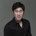 Lee San-ho als KCIA Agent Yoo Dong-hoon