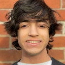 Noah Manzoor als Mikey