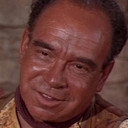 Salvador Baguez als Stretcher Bearer (uncredited)