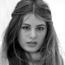 Taida Urruzola als Nora