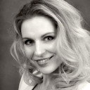 Darina Gapicz als Witch