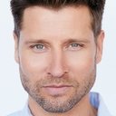 Damon Runyan als Jonathan Selby