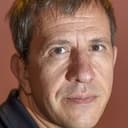 Marcial Di Fonzo Bo als Jean Dupont, asistent papouška